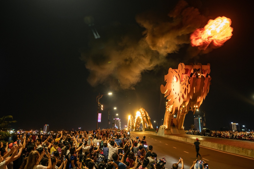 Bo anh dem khien du khach ao uoc Da Nang 'thuc khuya' hon hinh anh 6 